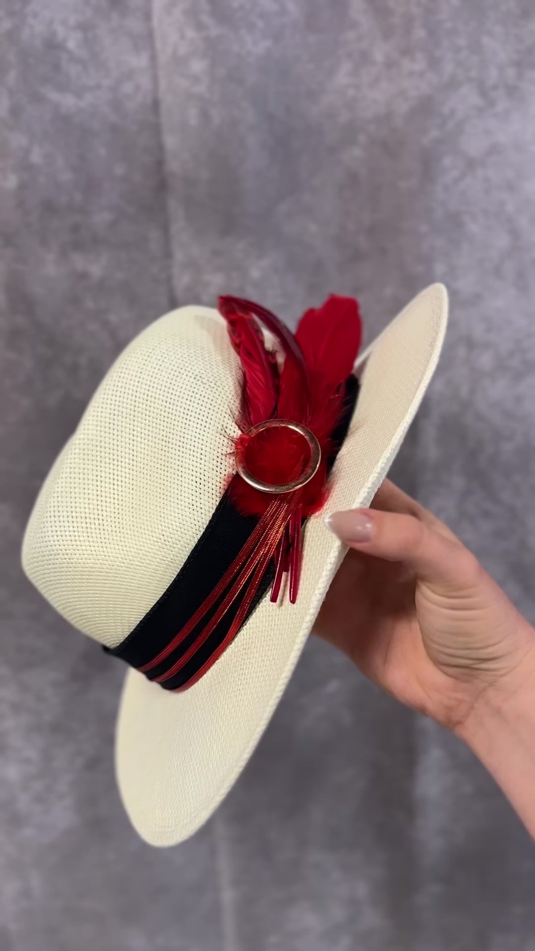 S/M - beige red straw