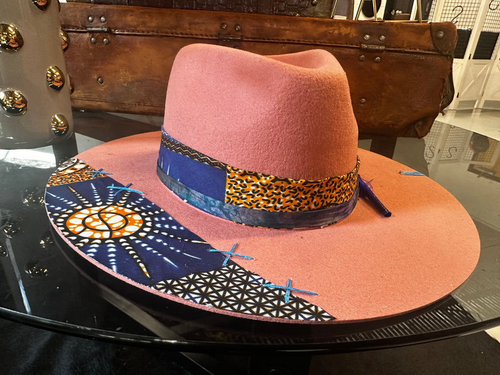 M - Pinky - Fedora Designs