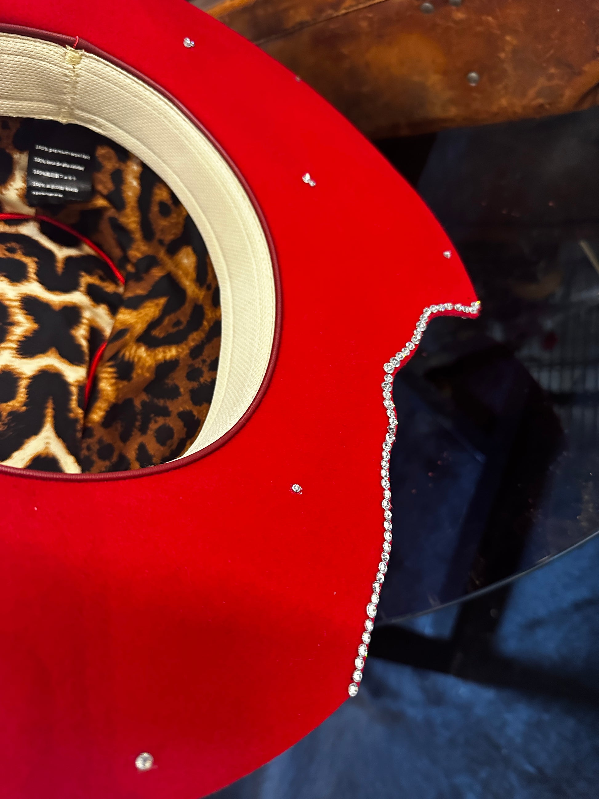 L - Deltuhhh - Fedora Designs