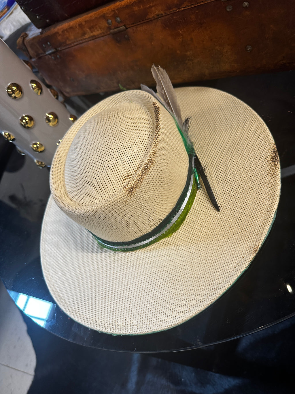 M - Straw green