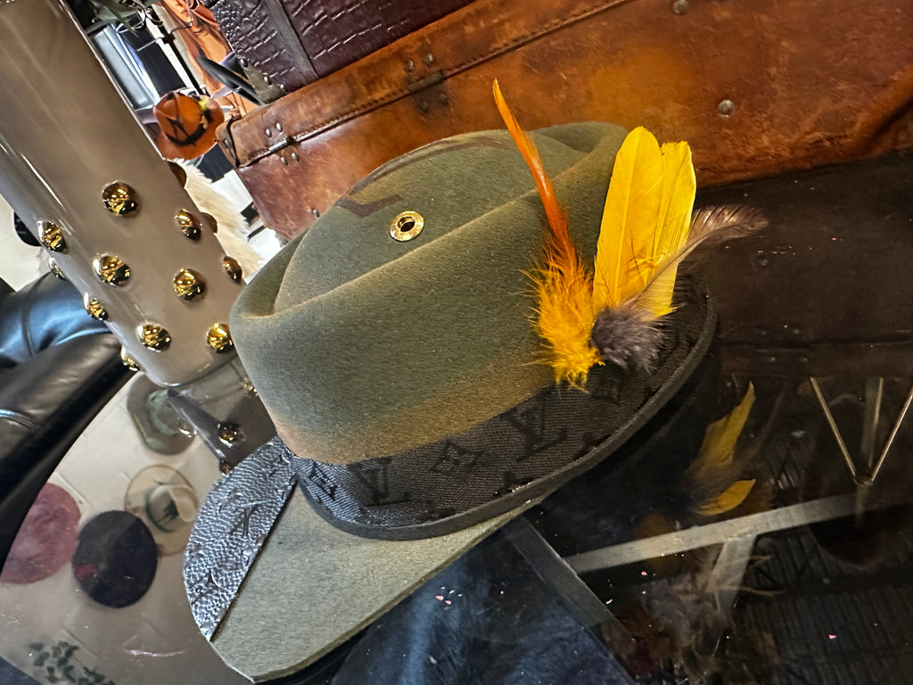 M/L - LV marked - Fedora Designs
