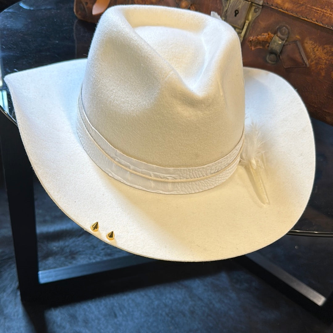 XL - white spiked cowboy