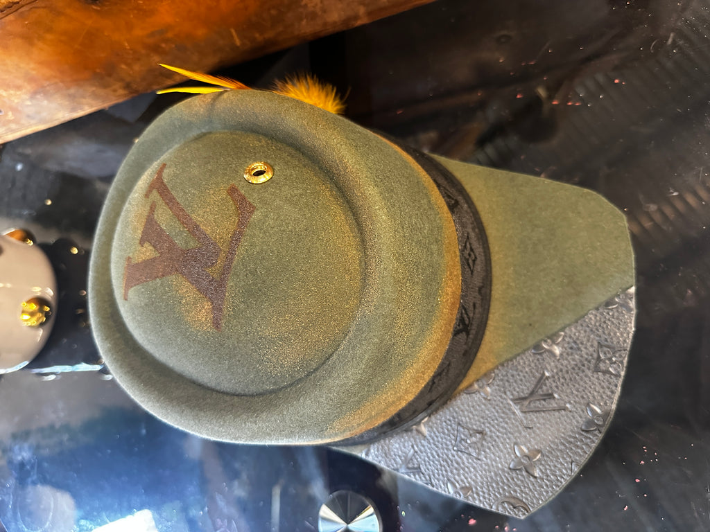 M/L - LV marked - Fedora Designs