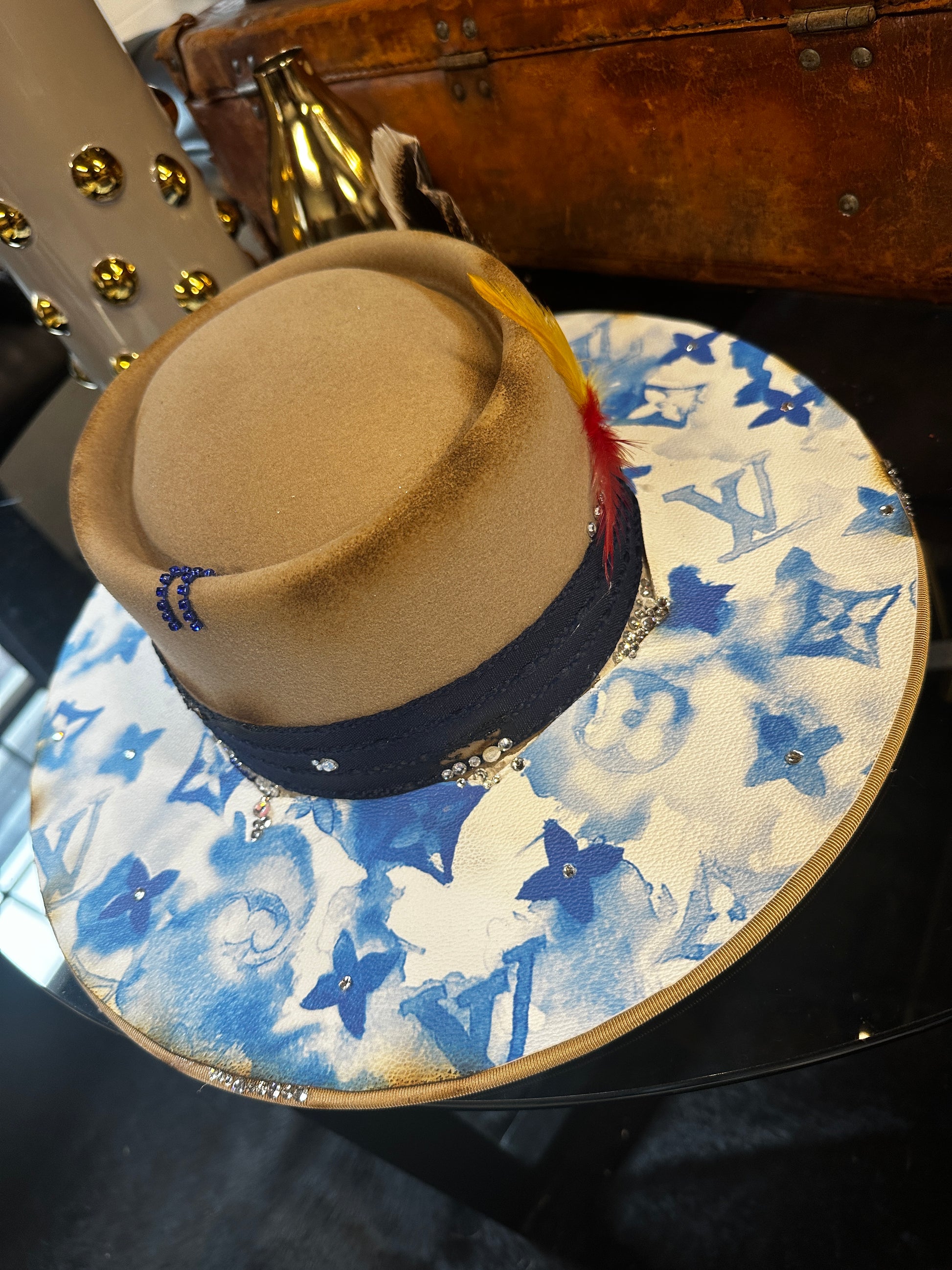 L - LV watermark