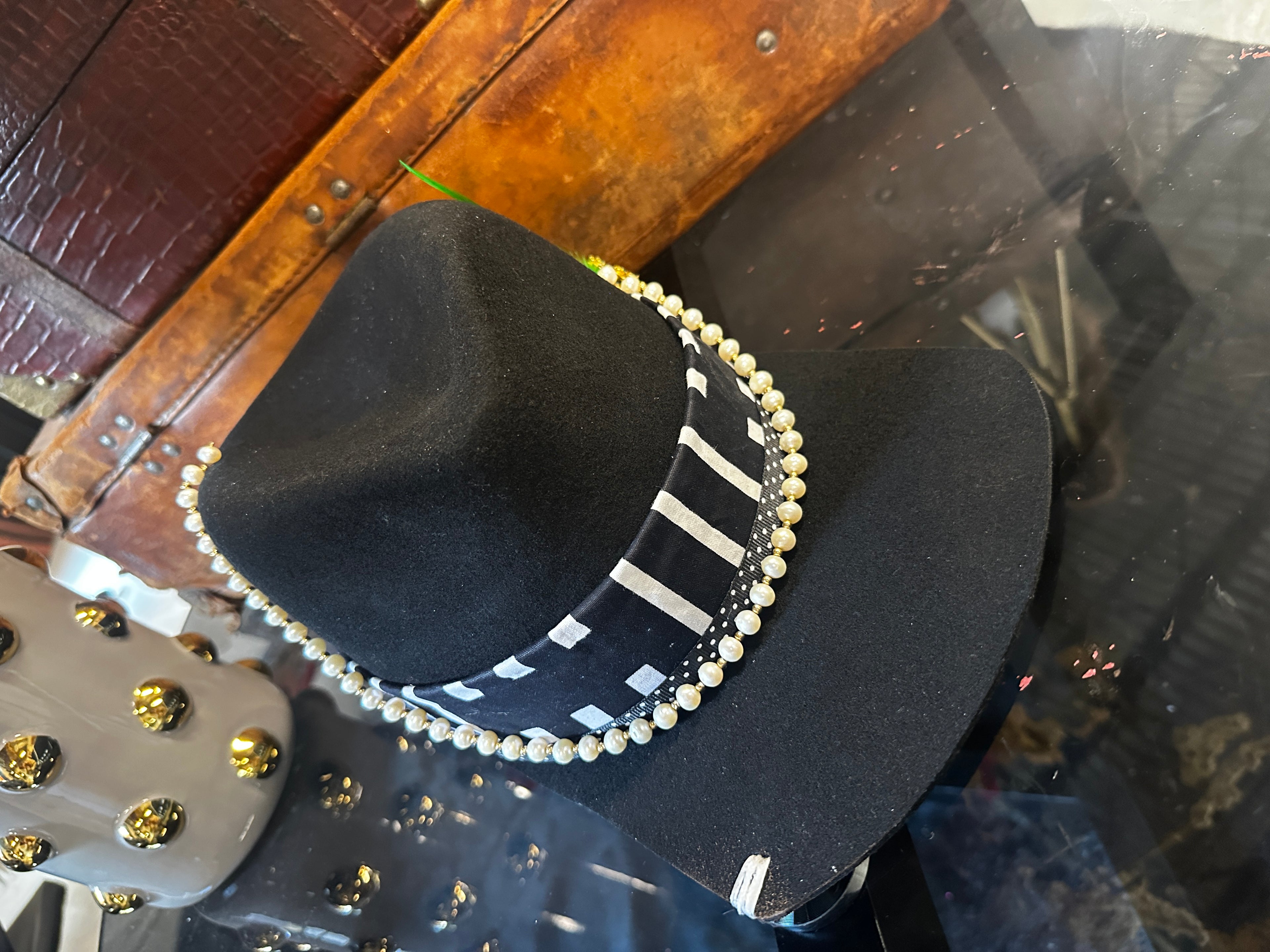 M - Pearl - Fedora Designs