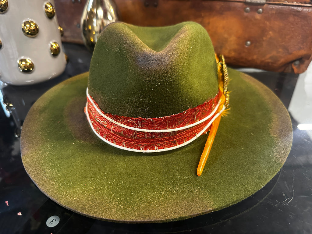 M - Olive martini - Fedora Designs
