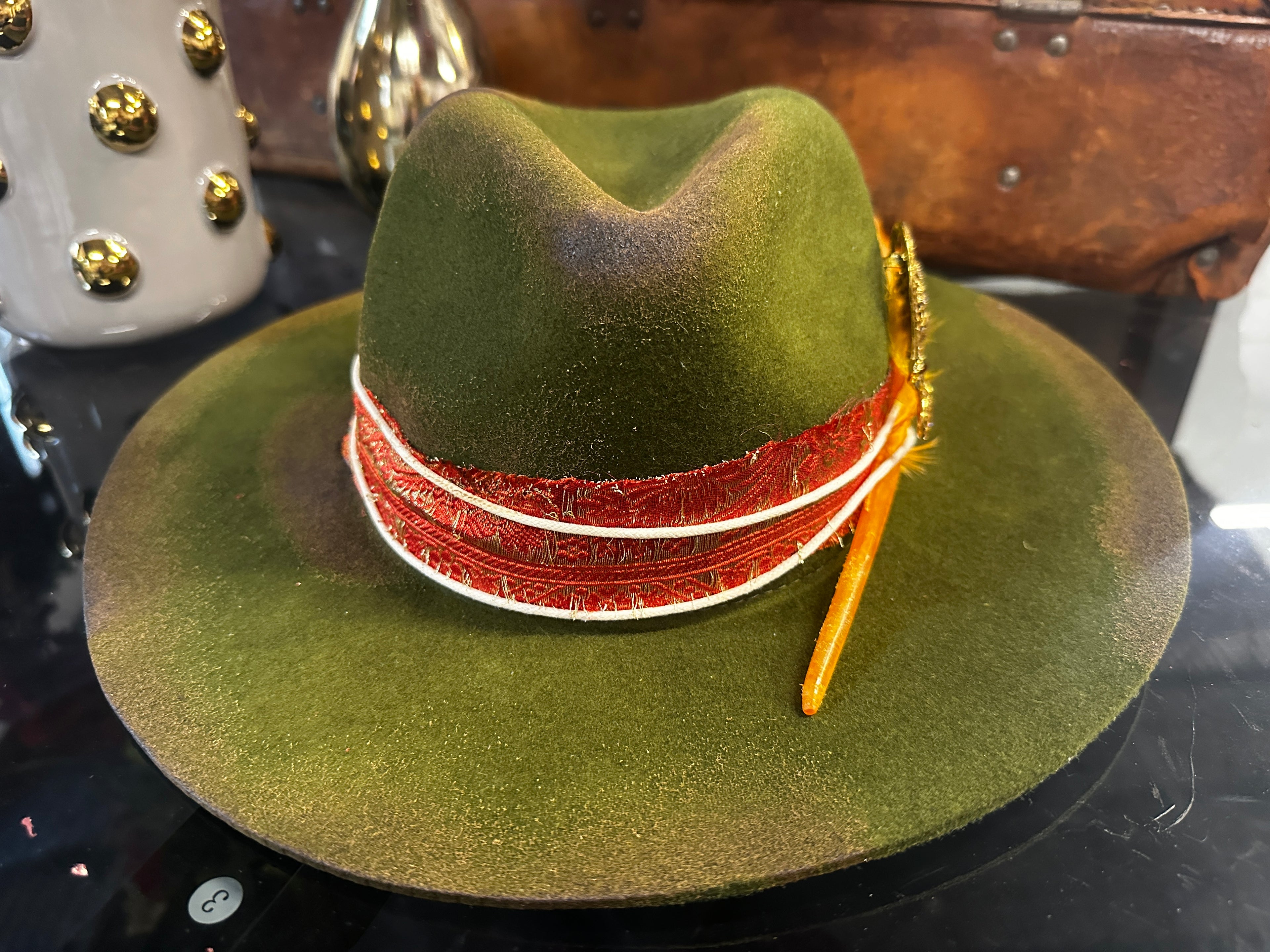 M - Olive martini - Fedora Designs