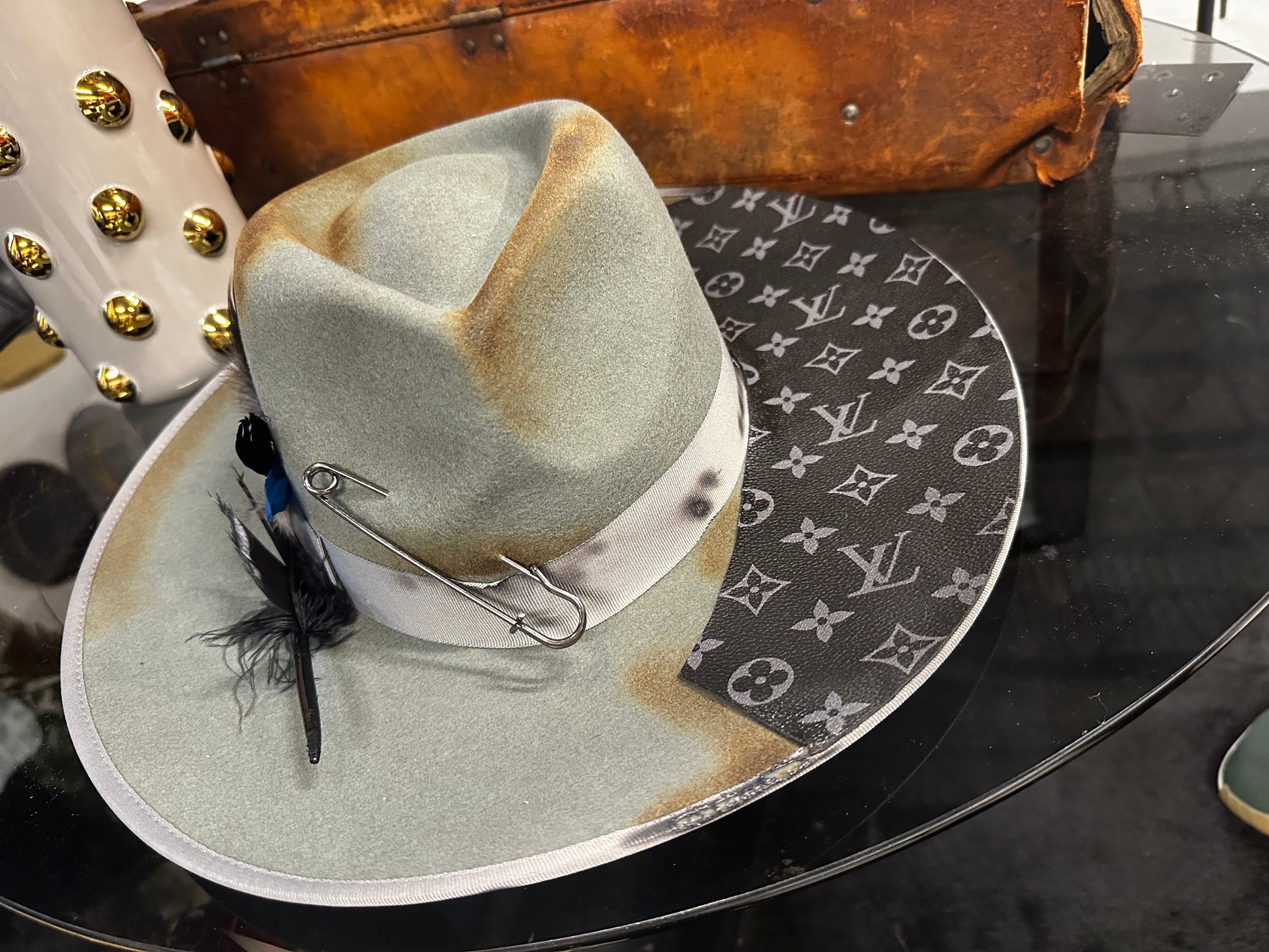 M/L - Grey LV