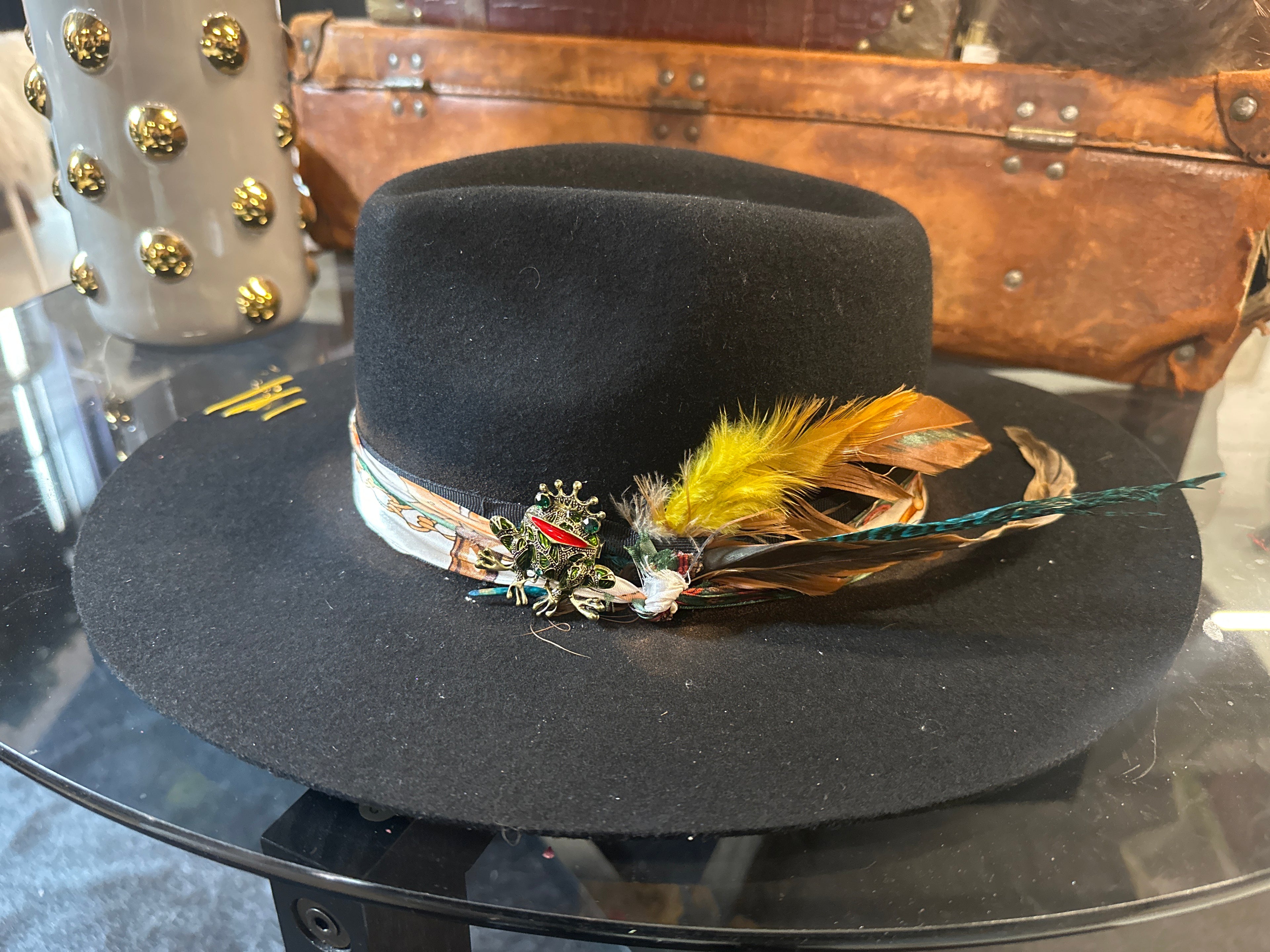 M - Black - yellow - Fedora Designs