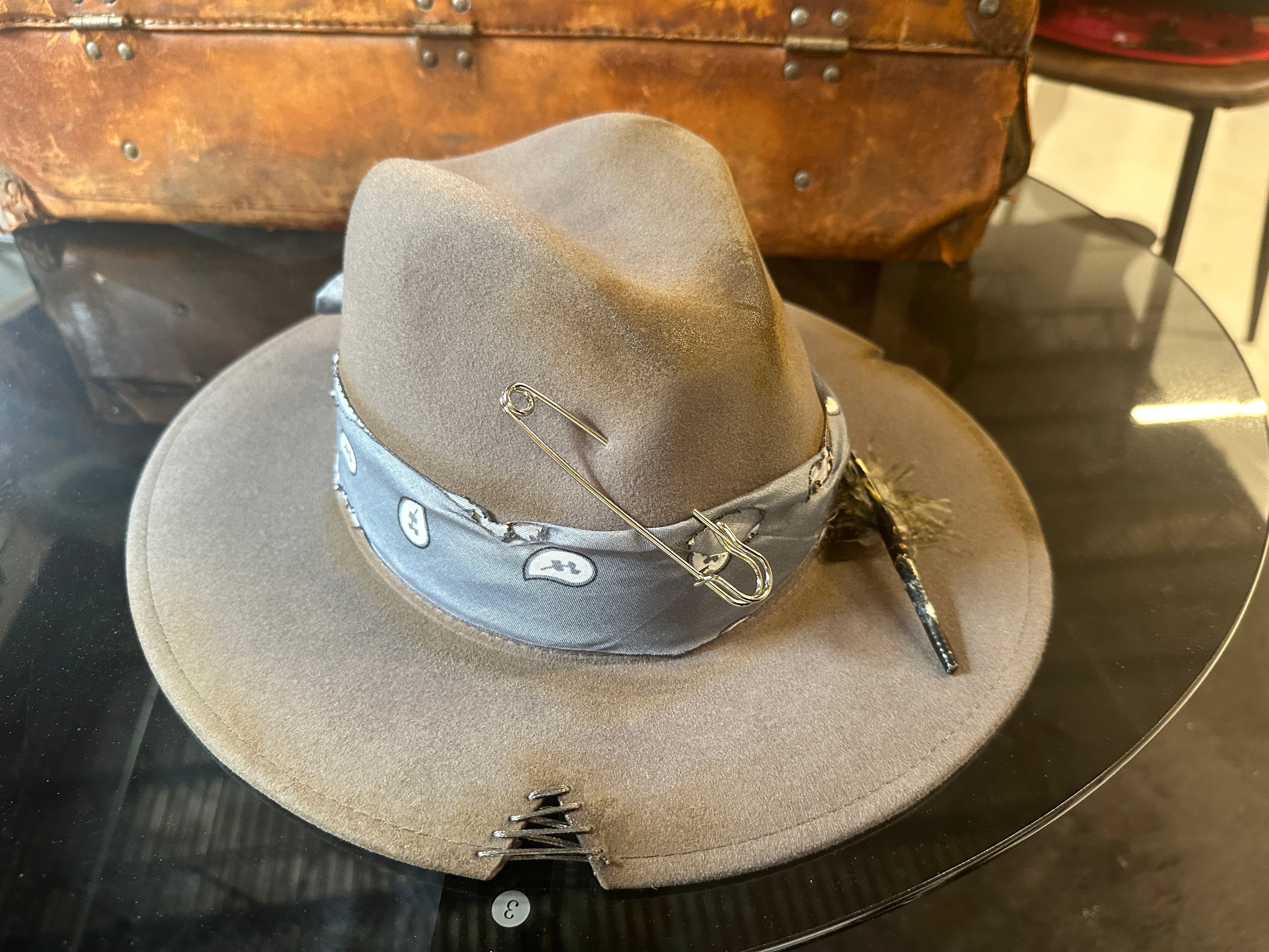 L/XL - Grey - Fedora Designs