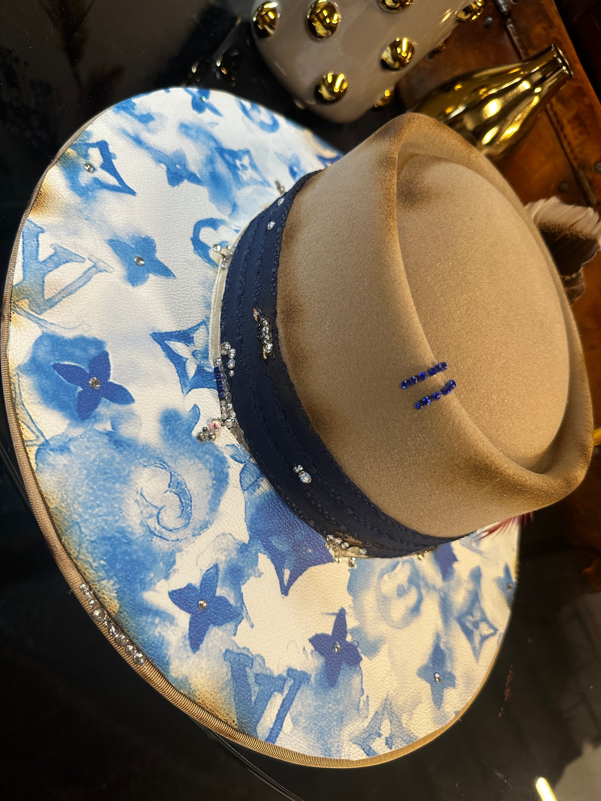 L - LV watermark