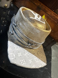 L - LV white velvety