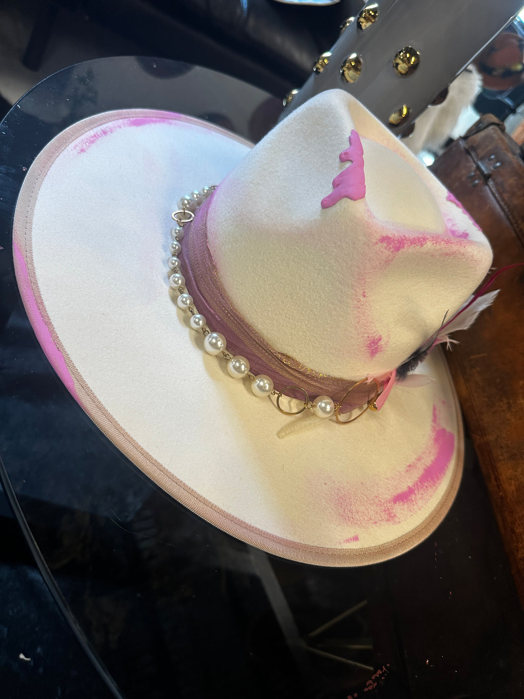 XL - Pinky C - Fedora Designs