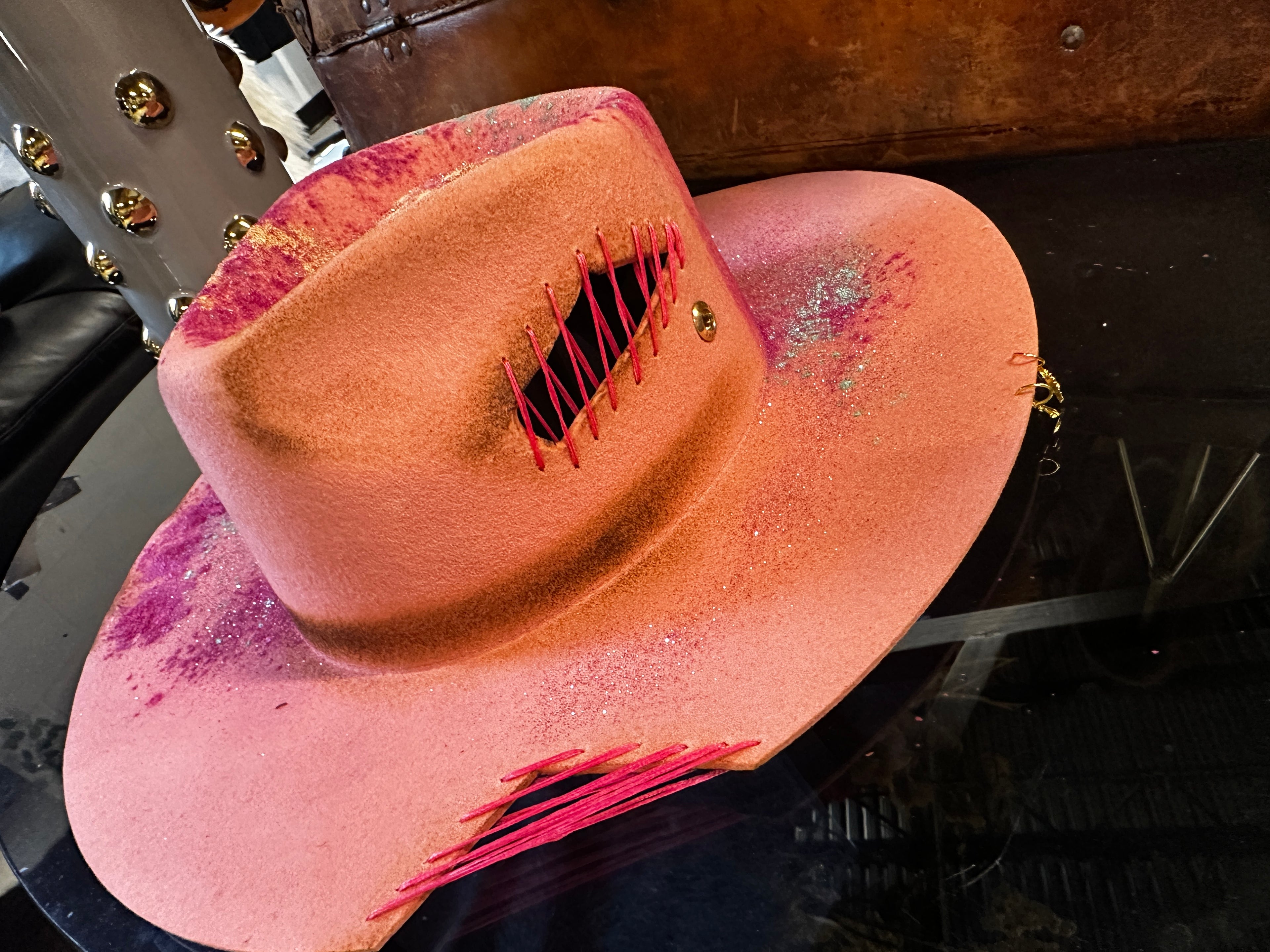M - Pink sparkles - Fedora Designs