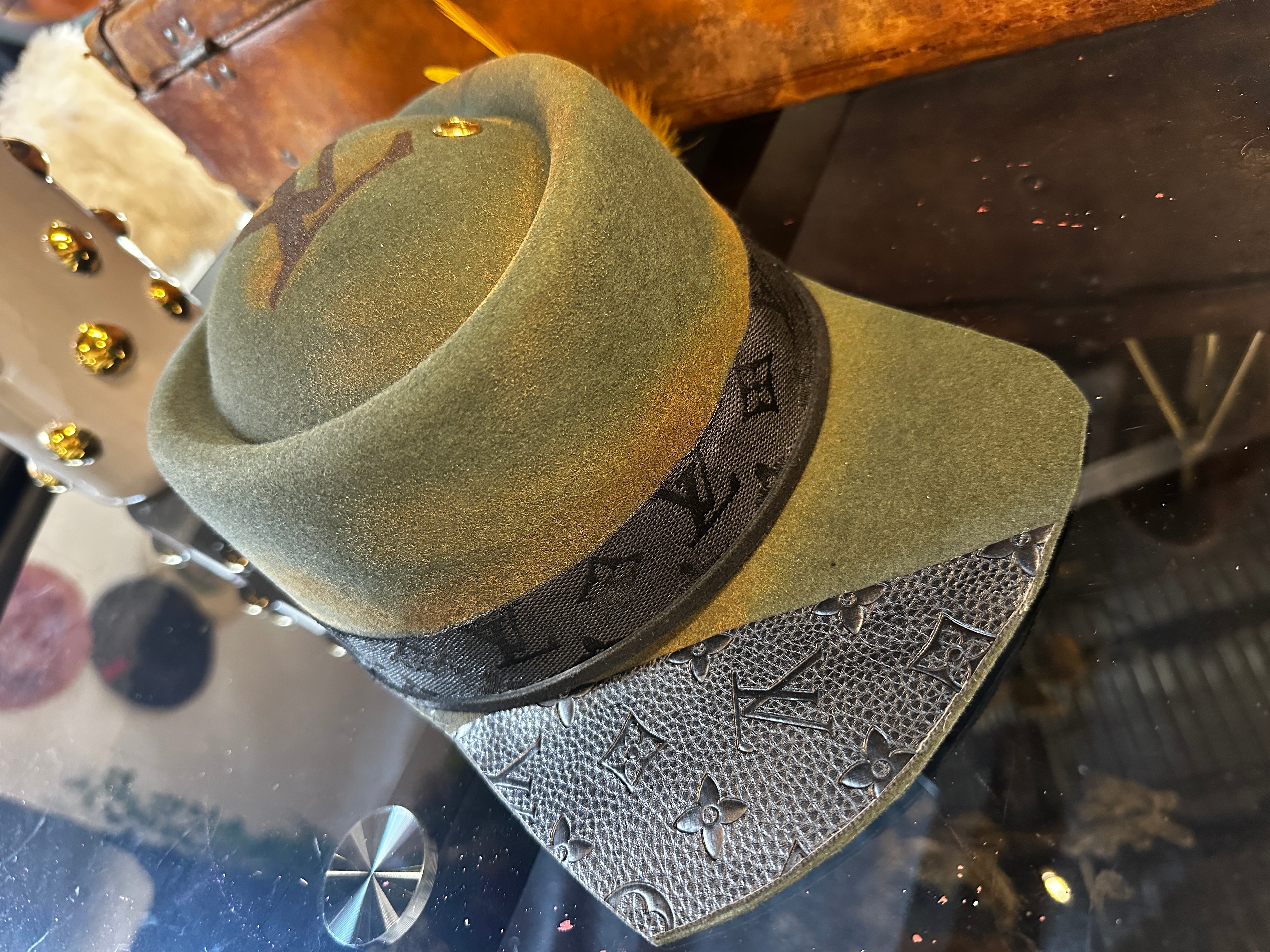 M/L - LV marked - Fedora Designs