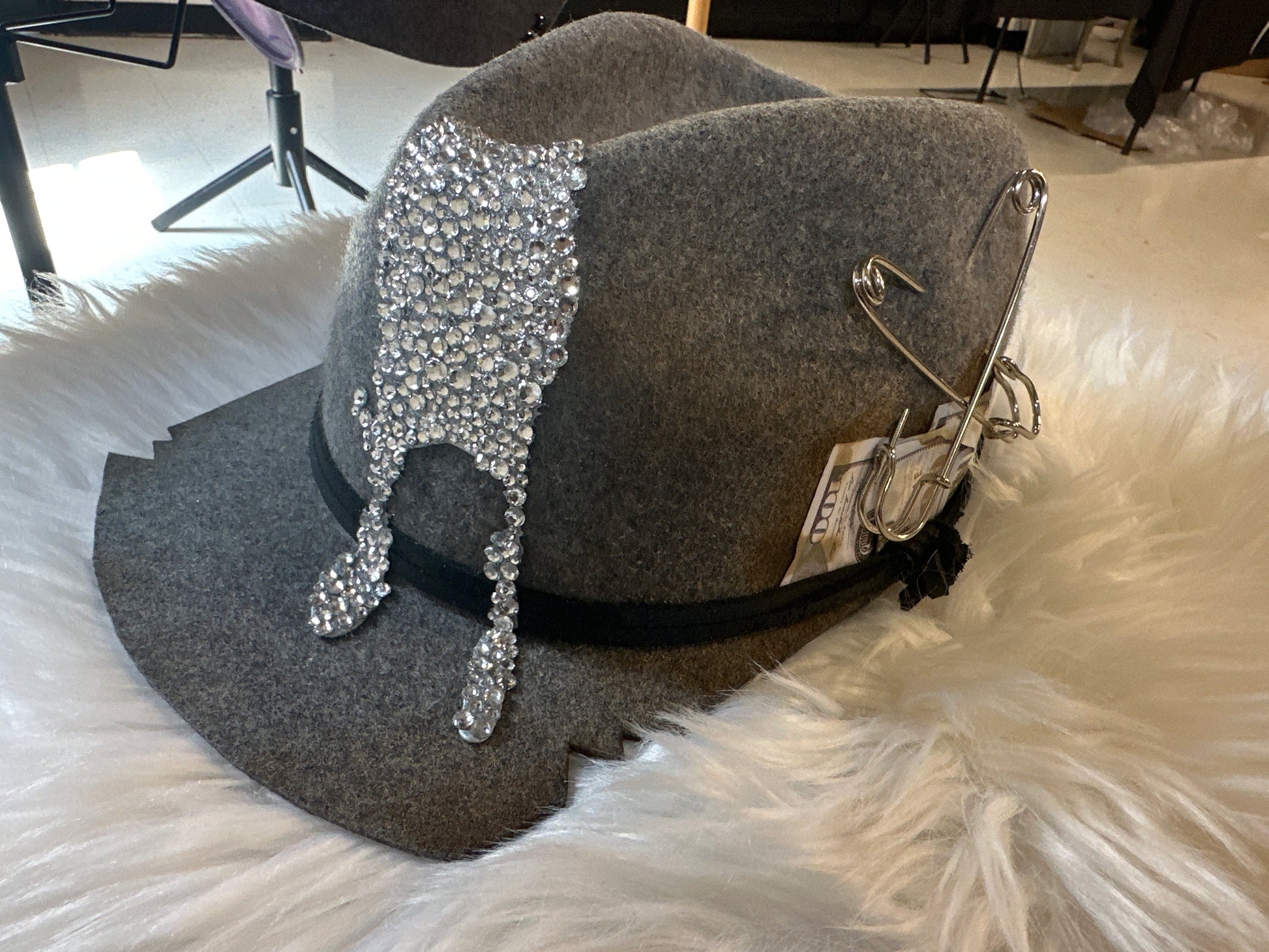 L/XL - Silver grey cap