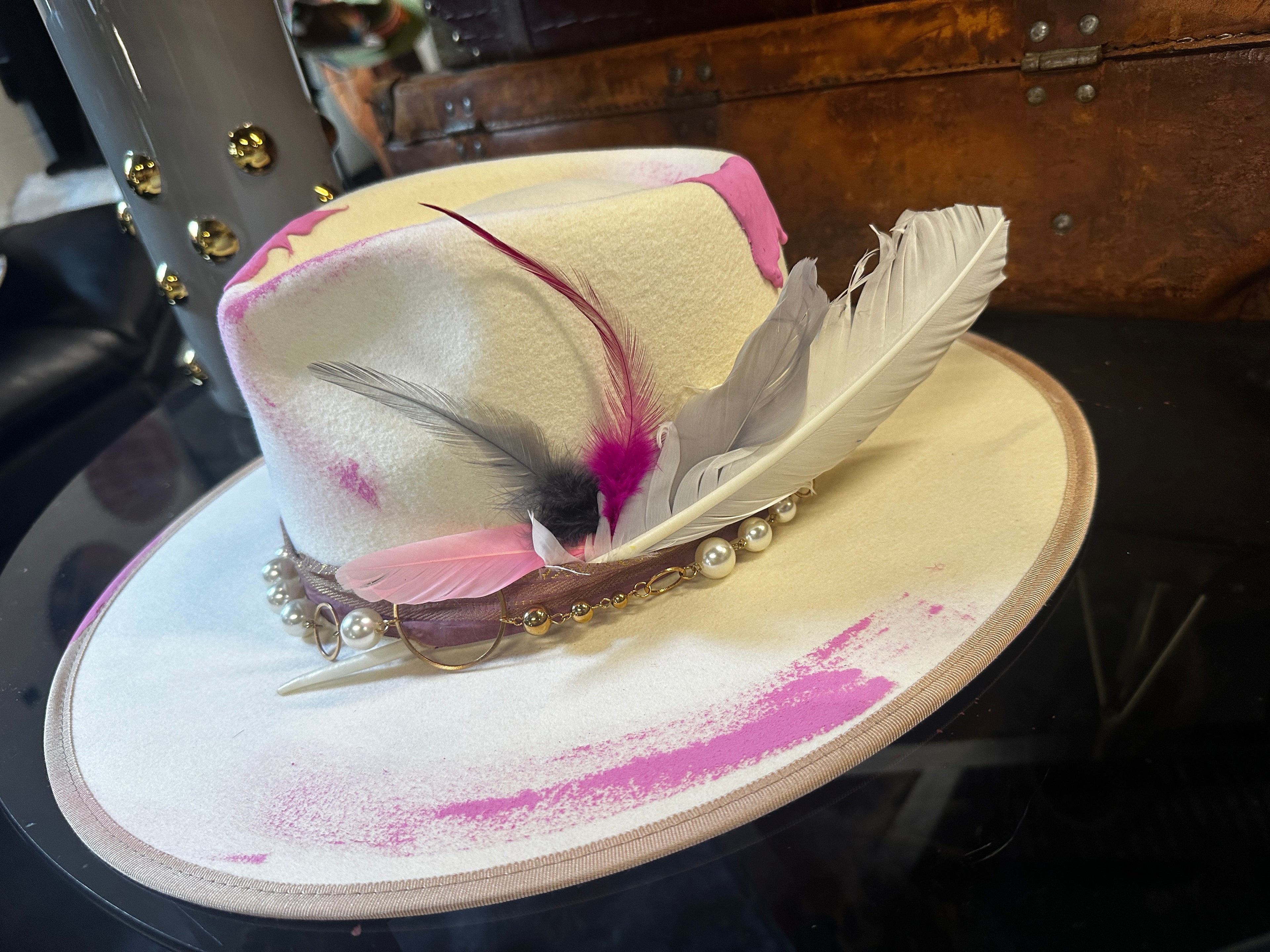 XL - Pinky C - Fedora Designs