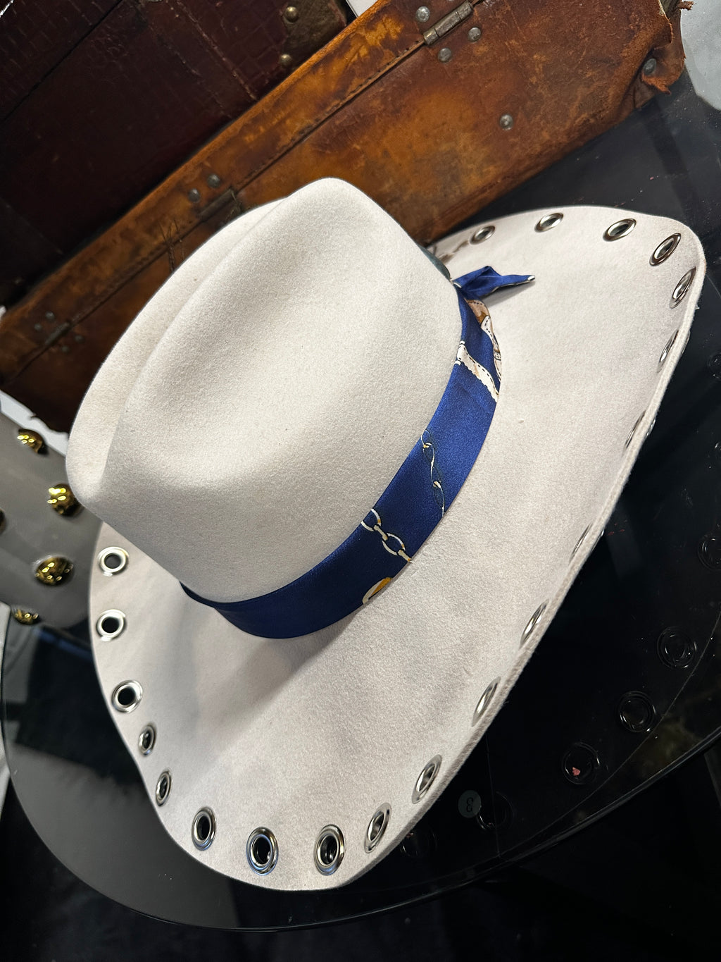 L - Cowboy silver - Fedora Designs