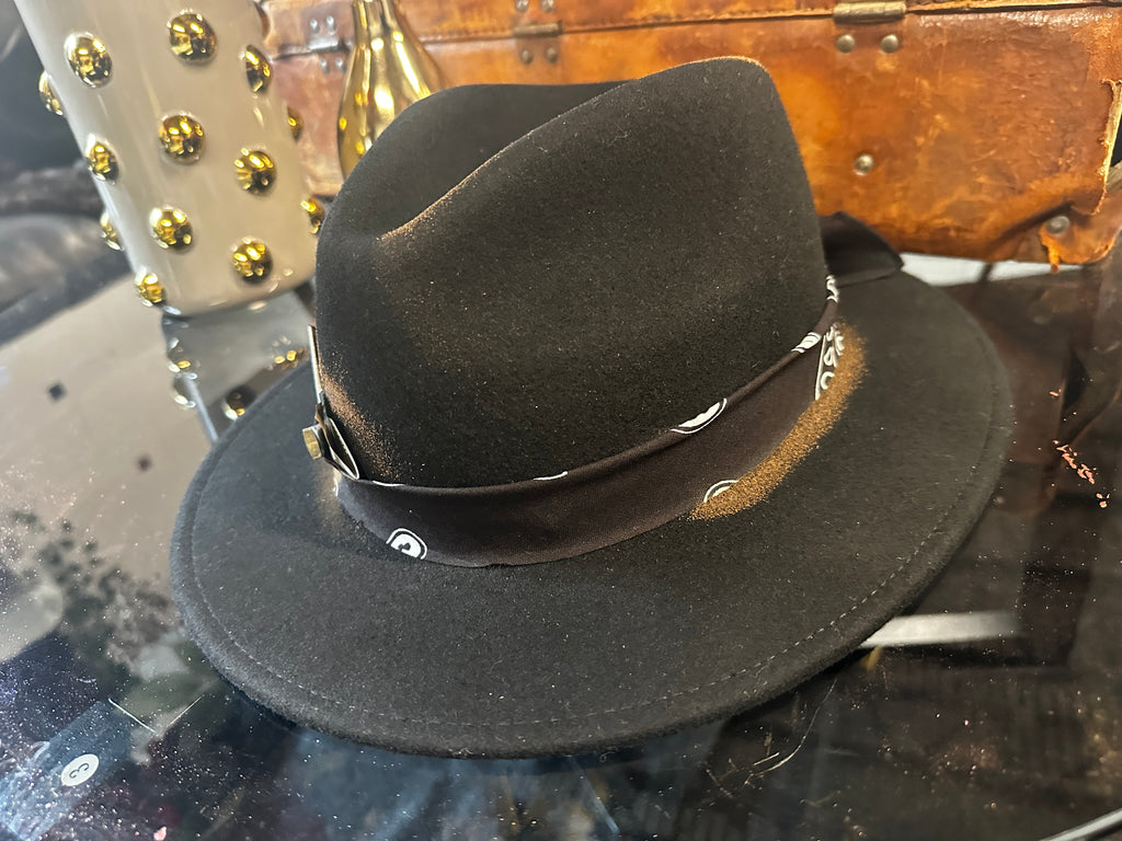 L/XL - Black sneeze - Fedora Designs