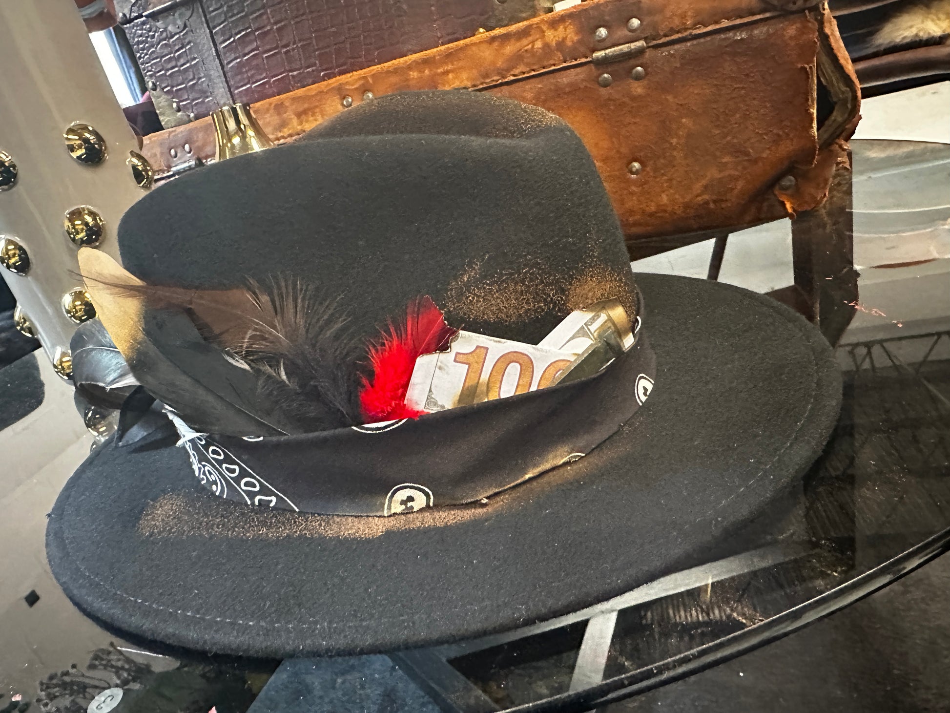 L/XL - Black sneeze - Fedora Designs